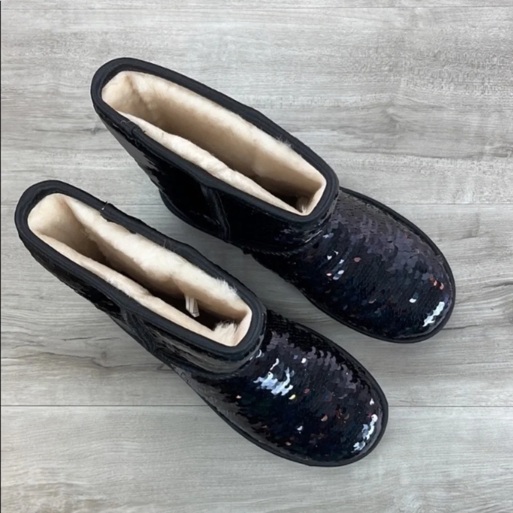 🍁 UGG 🍁 CLASSIC SHORT SEQUIN BLACK BOOTS - Picture 4 of 15